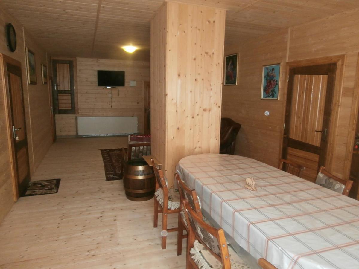Apartamento Karpatskiy Domik Izky Exterior foto