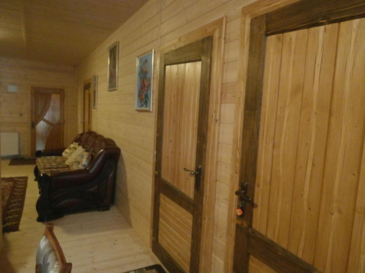 Apartamento Karpatskiy Domik Izky Exterior foto