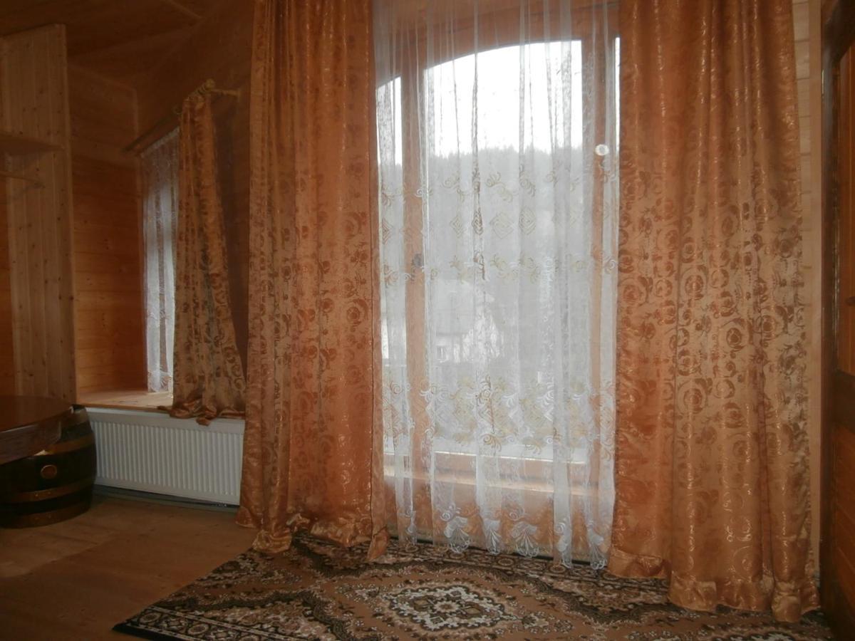 Apartamento Karpatskiy Domik Izky Exterior foto